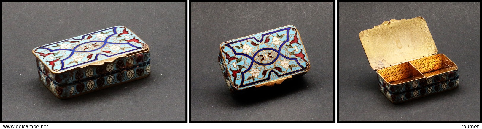 Boîte En émail Cloisonné Bronze Doré, Fleurs En Décor, Dominante Bleu-ciel, 2 Comp., 65x40x20mm. - TB - Stamp Boxes