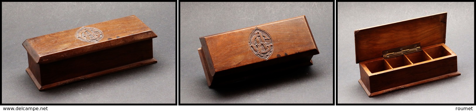 Boîte En Noyer, Monogramme "CA" Sculpté Sur Couvercle, 4 Comp., 120x46x35mm. - TB - Stamp Boxes