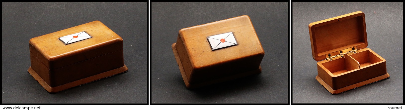 Boîte En Bois Verni Avec Petite Enveloppe En émail En Décor, 2 Comp., 75x50x32mm. - TB - Stamp Boxes