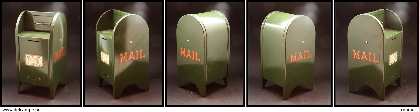 Distributeur De Roulettes. Modèle US Pour La Banque, Marqué "Collections Mail Bank", H.23cm, L.11cm, L.11cm. - TB - Stamp Boxes