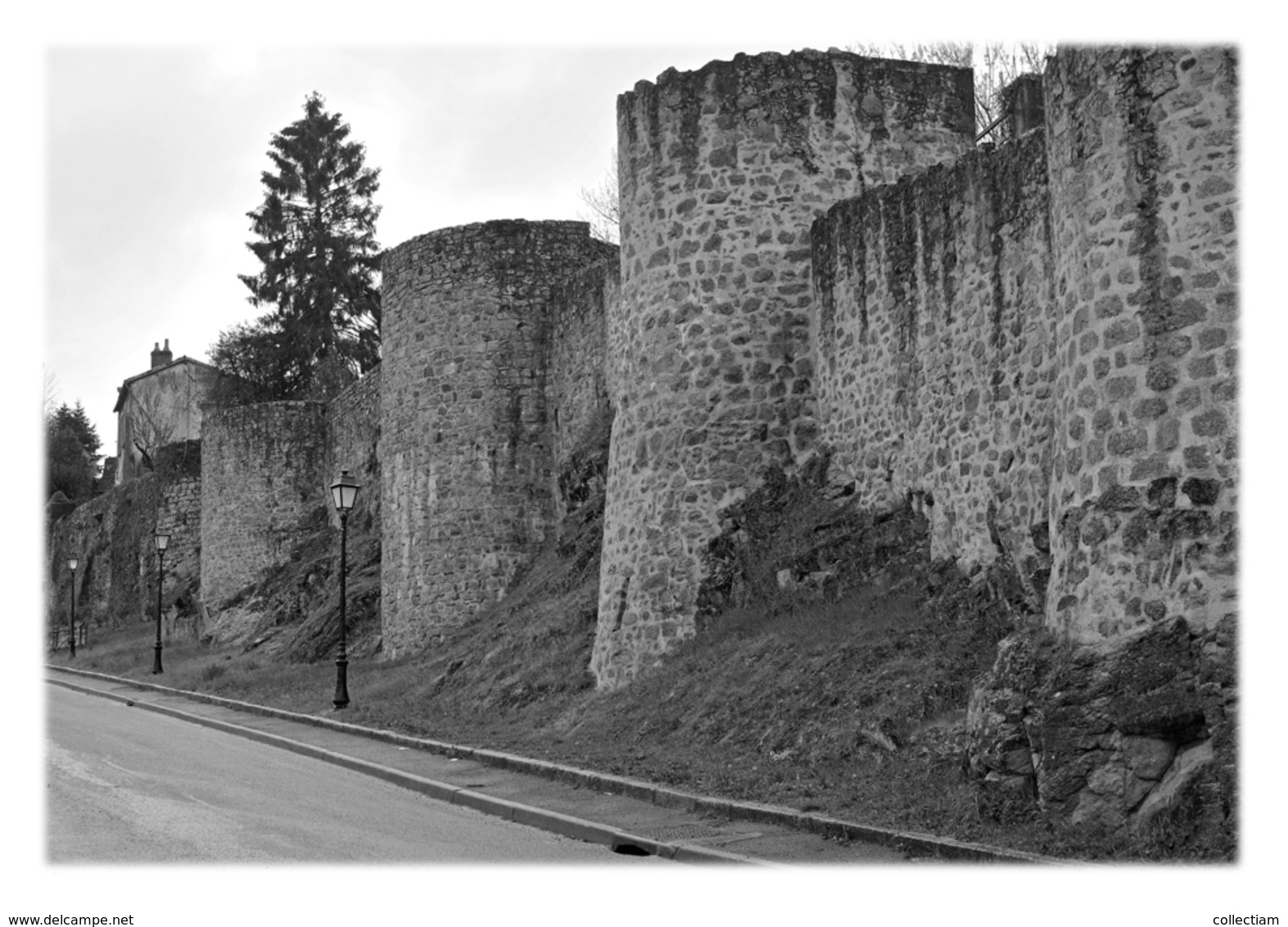 PARTHENAY - Les Fortifications Boulevard De La Meilleraye - Parthenay