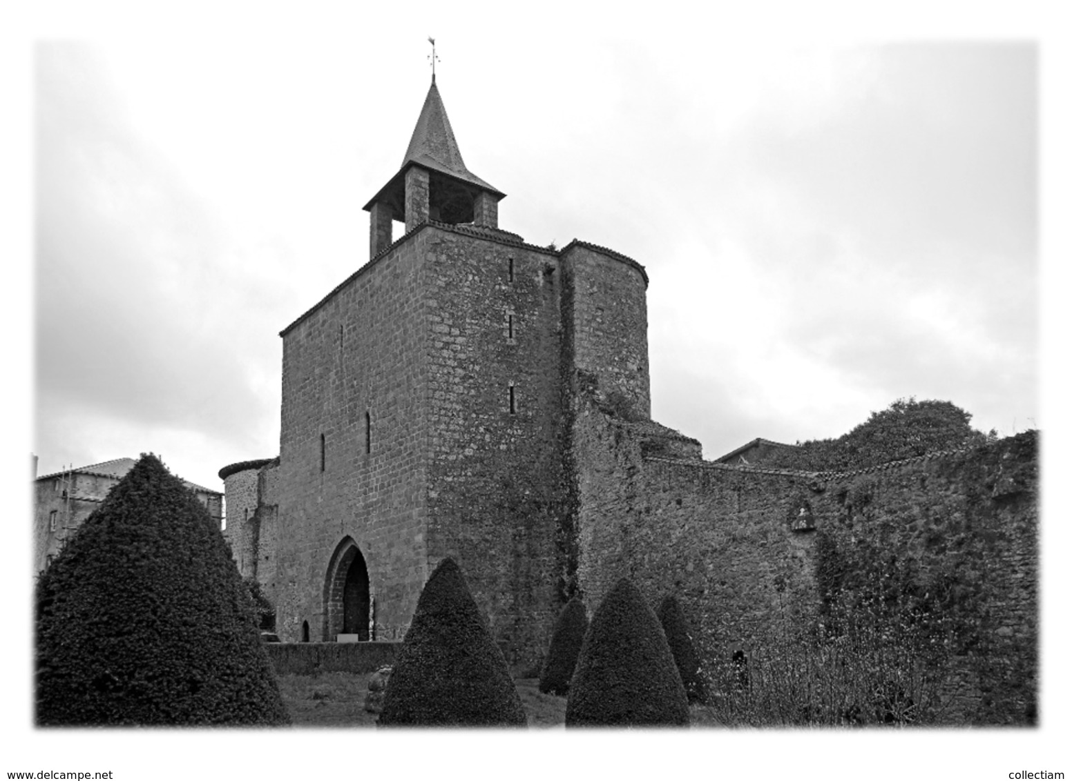 PARTHENAY - Porte De La Citadelle Ou Tour De L'Horloge - Parthenay