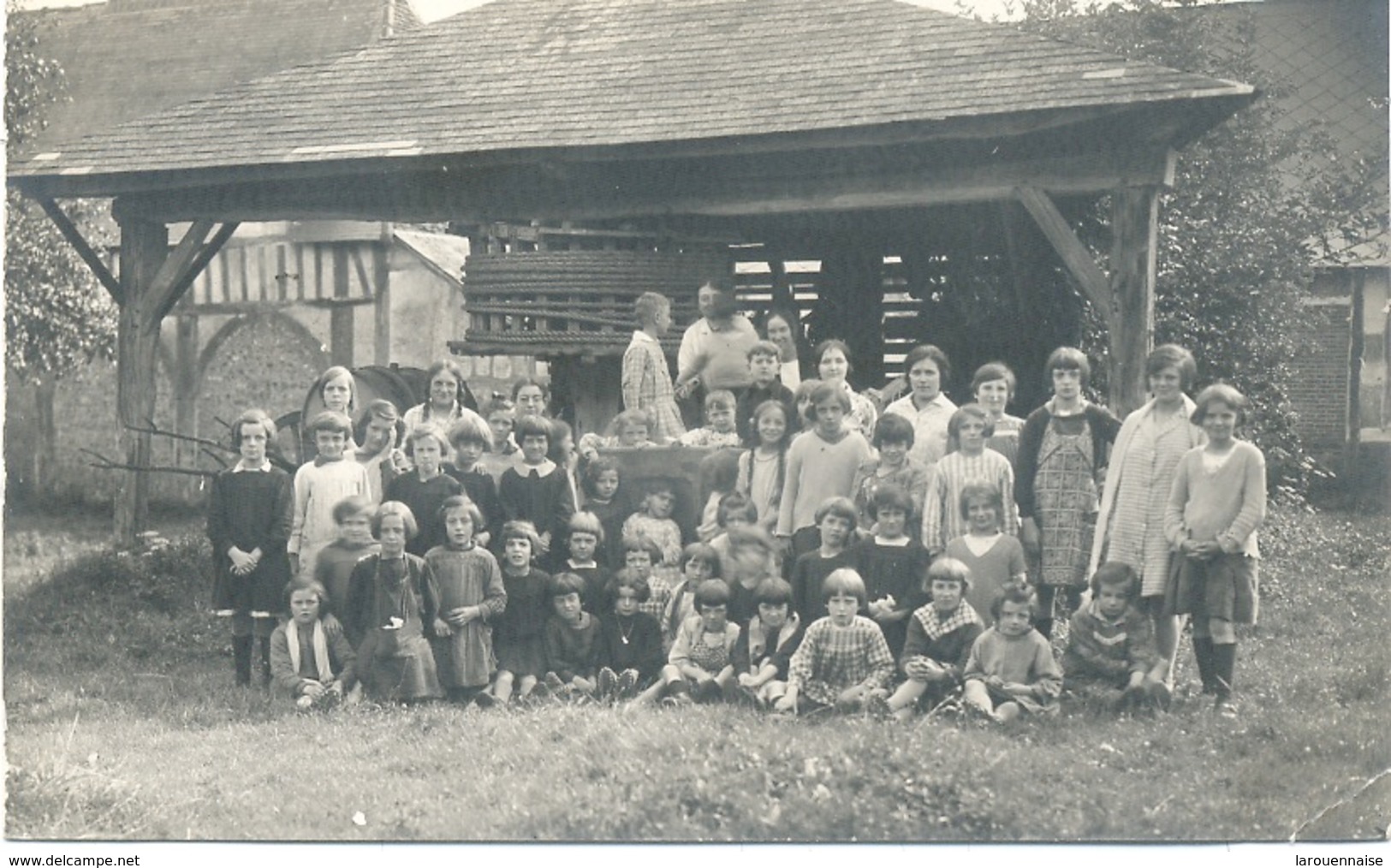 76 - Eslettes : Chateau Du Alleurs ; La Ferme , Groupe De Fillettes De La Colonie Marie Thérèse De Maromme.Carte Photo. - Altri & Non Classificati