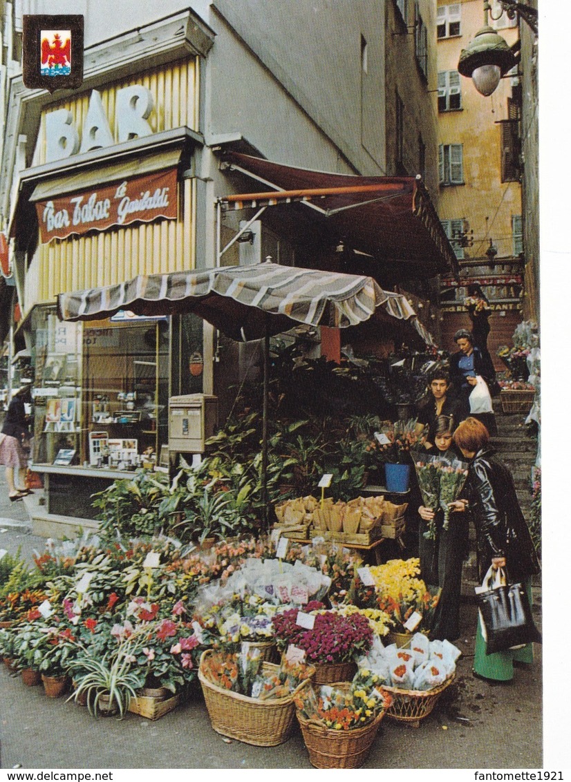 NICE MARCHANDE DE FLEURS DANS UN QUARTIER DE LA VIEILLE VILLE (dil435 - Petits Métiers