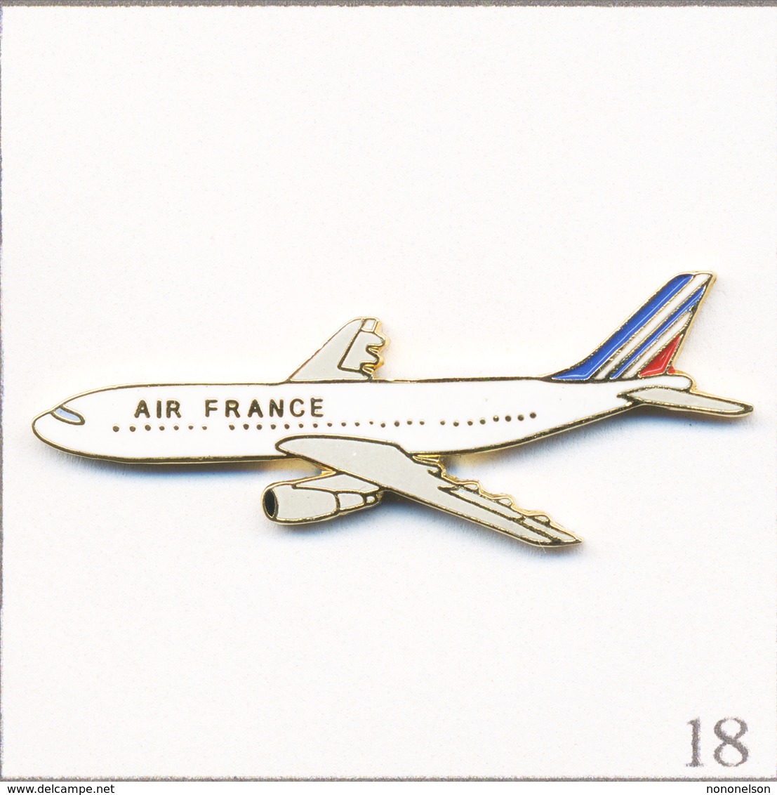 Pin's Aviation - Compagnie / Air France Avec Airbus A320. Non Estampillé (guillochage Tablo). EGF. T684-18 - Avions