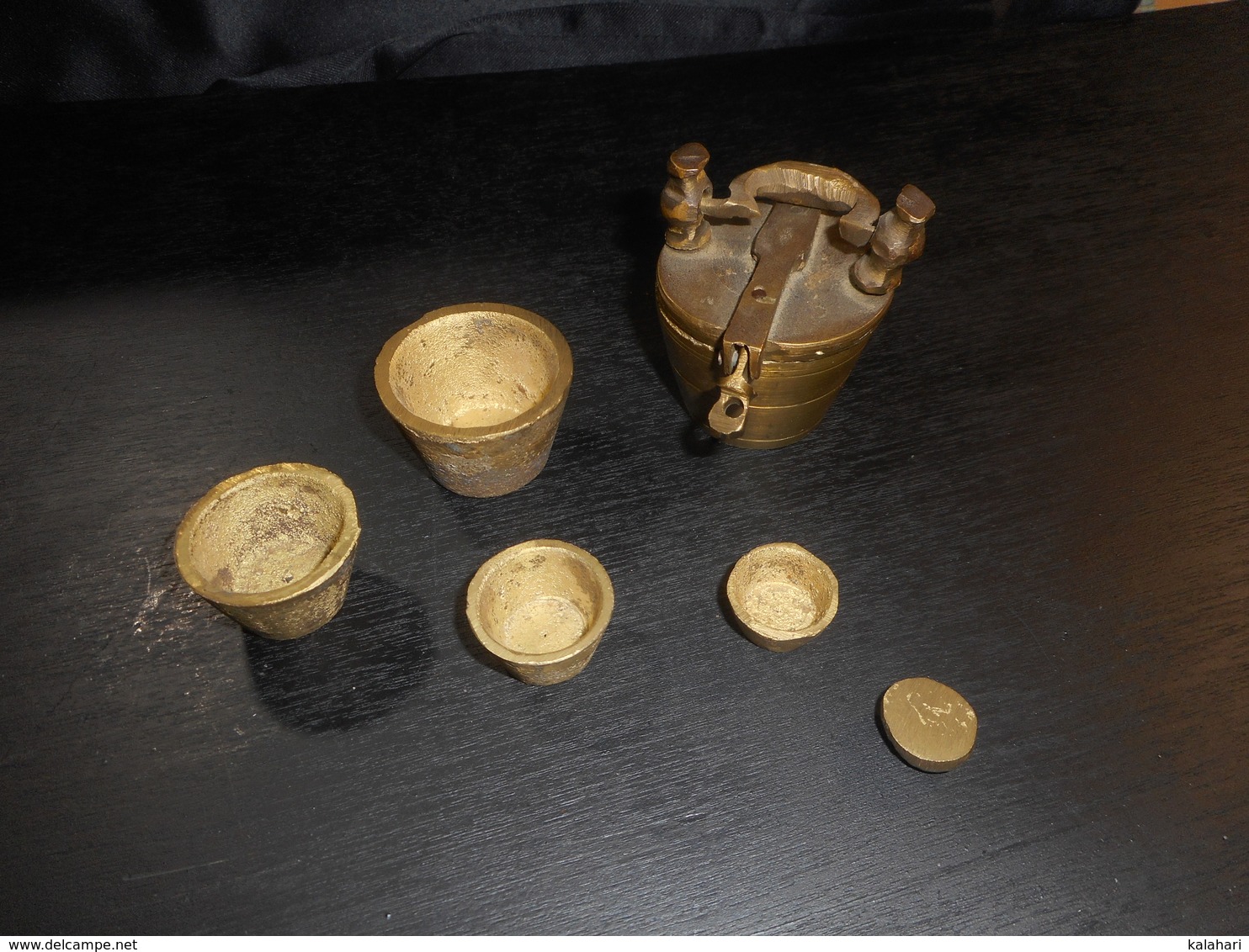 POIDS D'APOTHICAIRE / PHARMACIEN EN BRONZE COMPOSE DE 6 ELEMENTS, 497 GRAMMES, POUR VITRINE - Bronzes