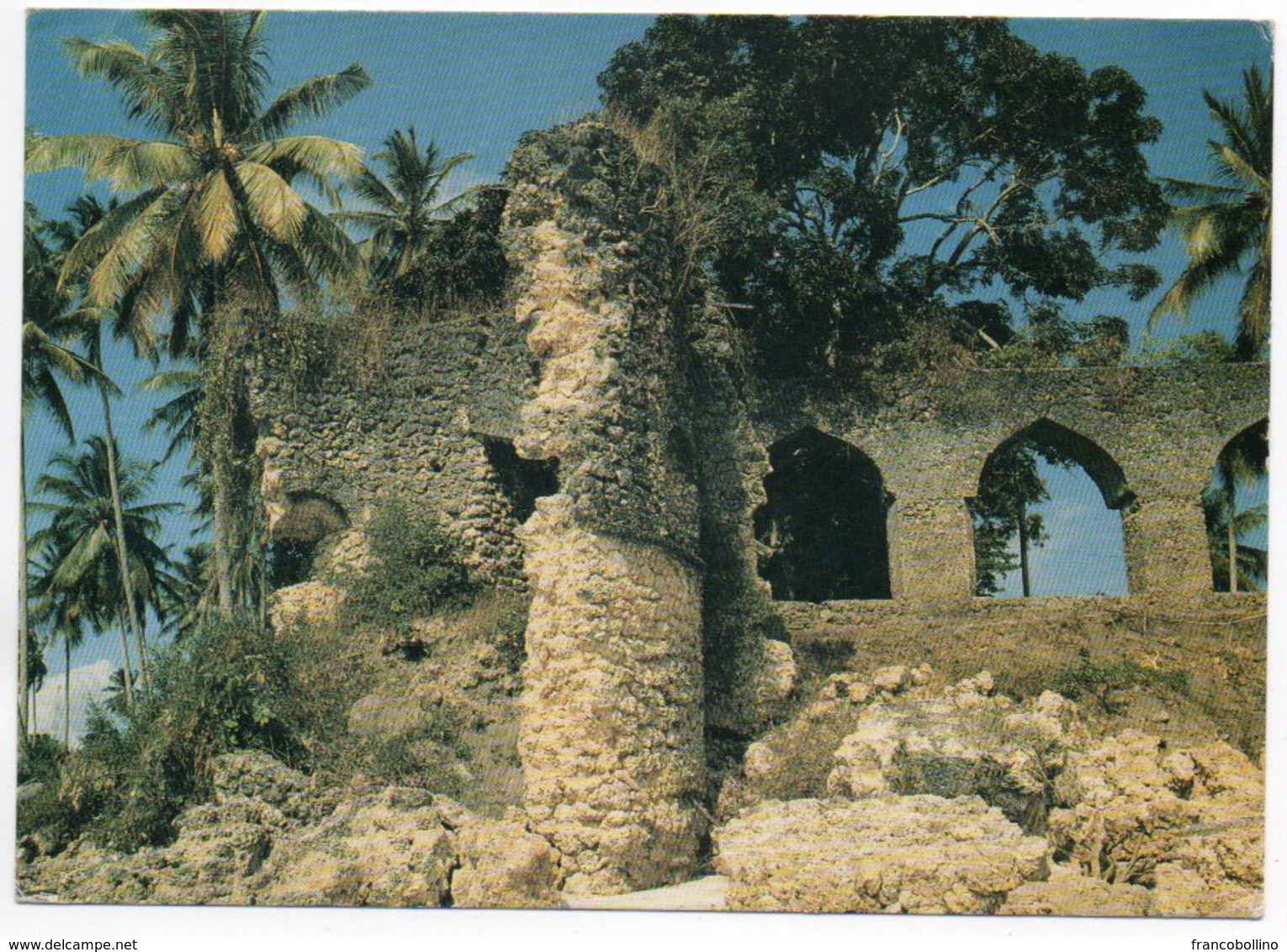 TANZANIA - RUINS OF PALACE MARUHUBI ZANZIBAR / THEMATIC STAMPS - Tanzania