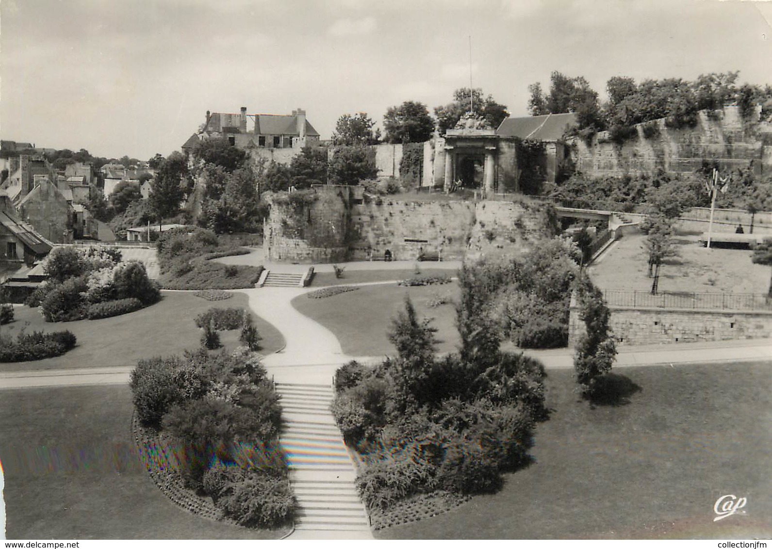 / CPSM FRANCE 14 "Caen, Les Remparts Du Château" - Caen