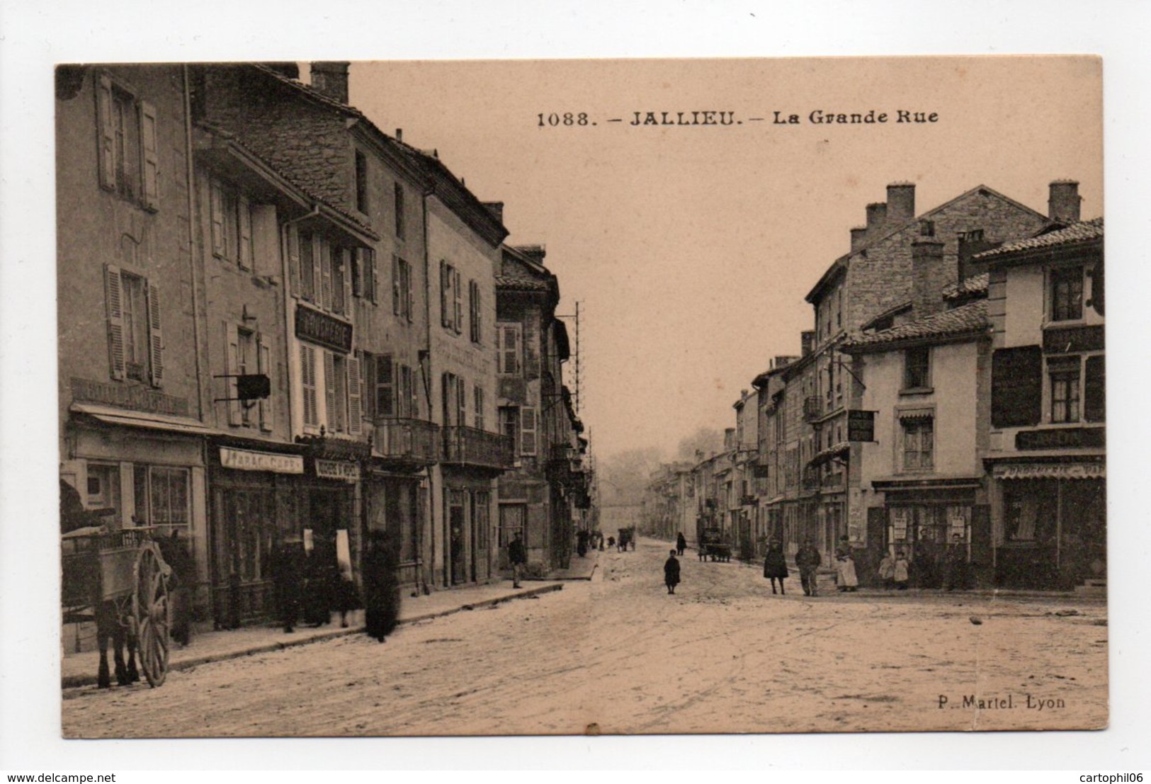 - CPA JALLIEU (38) - La Grande Rue (avec Personnages) - Edition Martel 1088 - - Jallieu