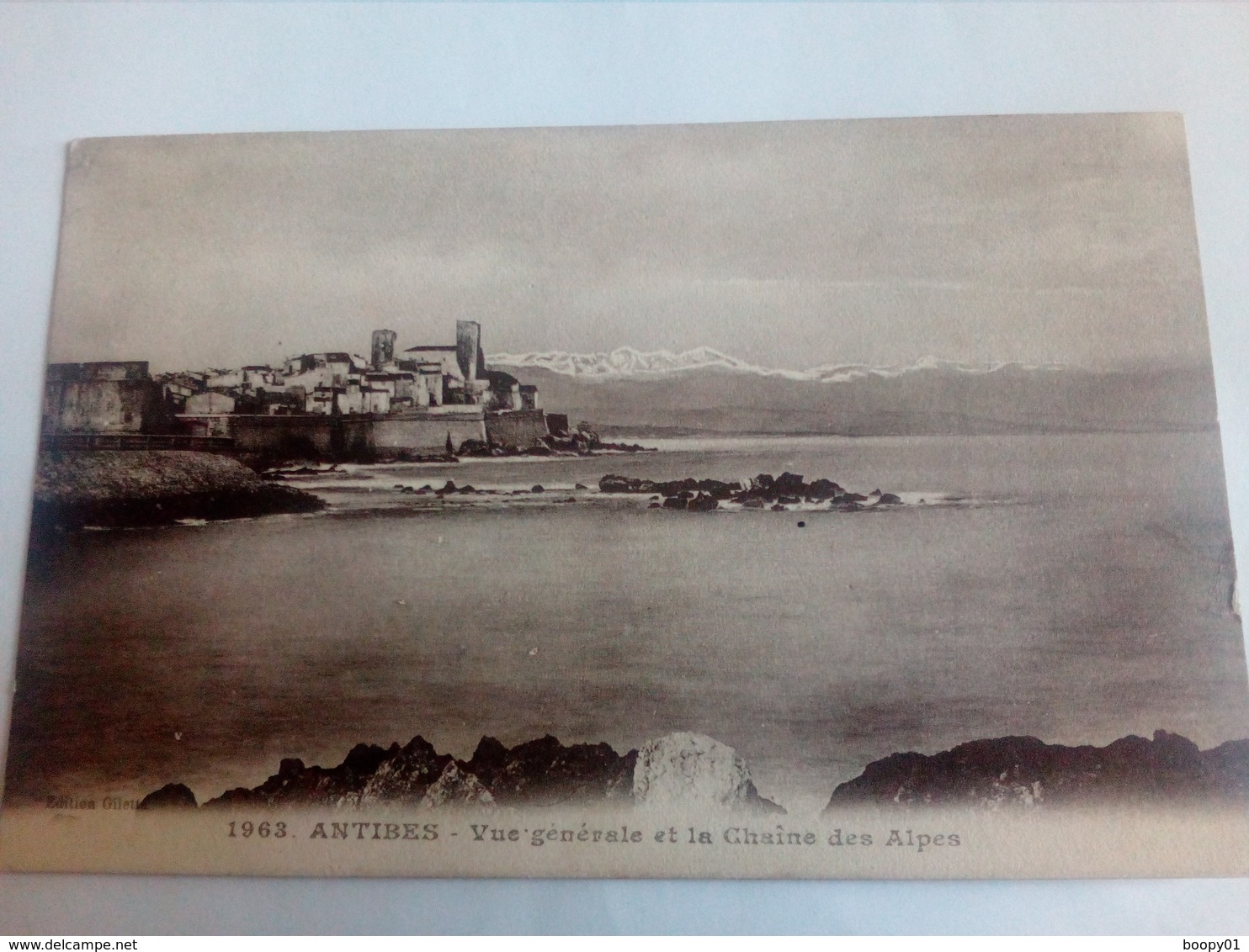 CPA ANTIBES (Alpes-Maritimes) - Vue Générale - Antibes - Les Remparts