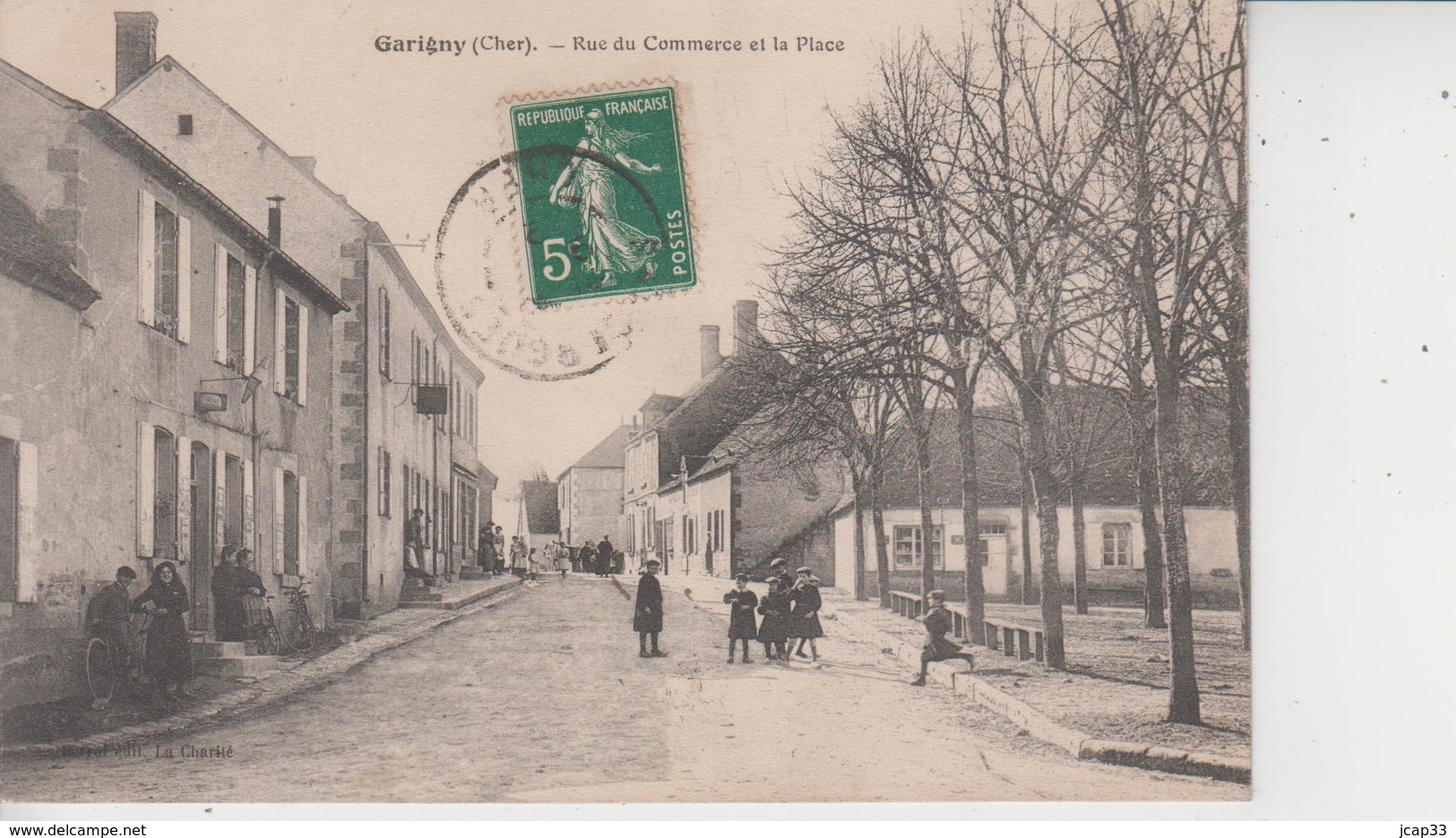 18 GARIGNY  -  Rue Du Commerce Et La Place  - - Autres & Non Classés