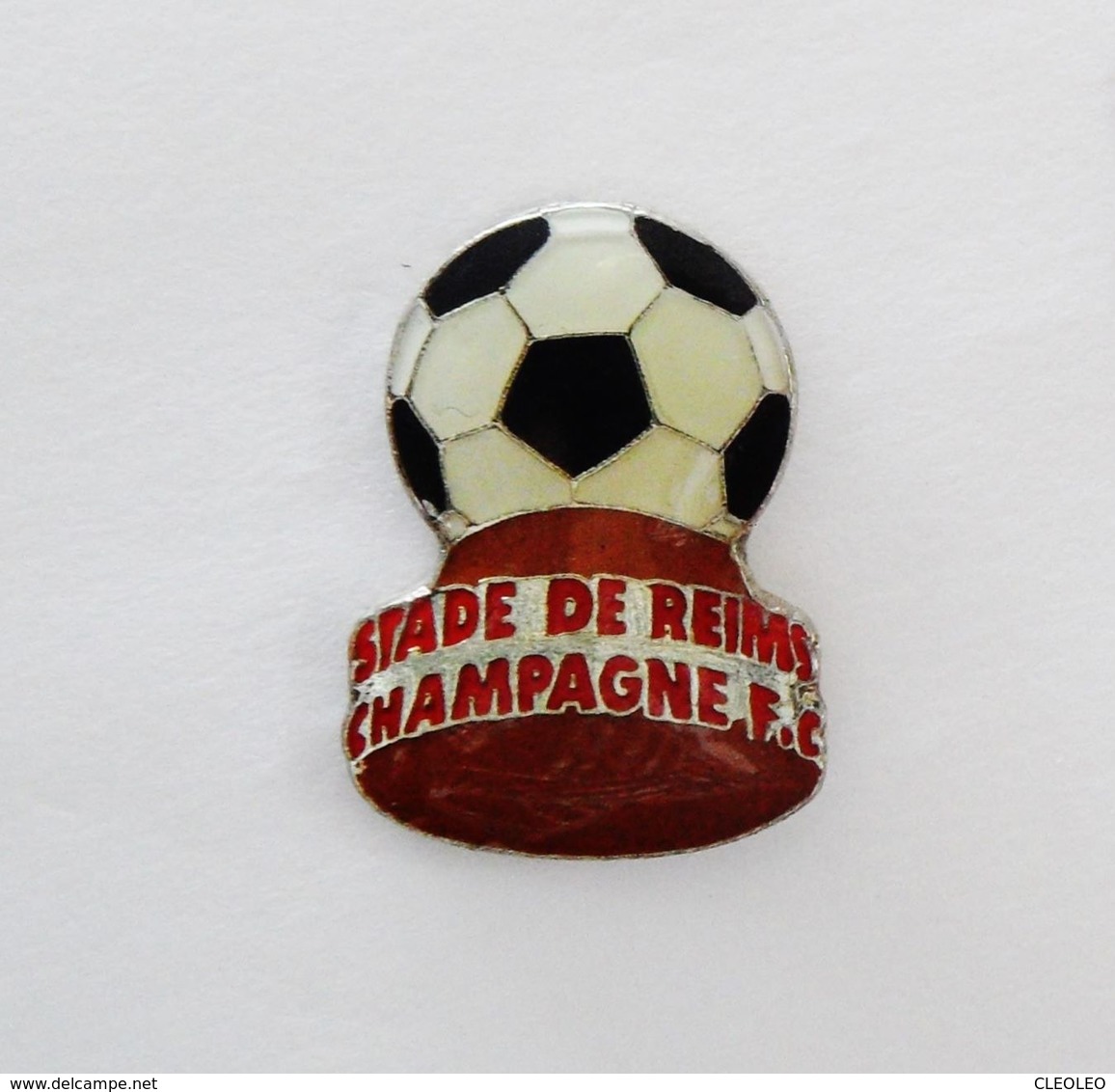 Pin's Football Stade De Reims Champagne En Forme De Bouchon  - R47 - Football