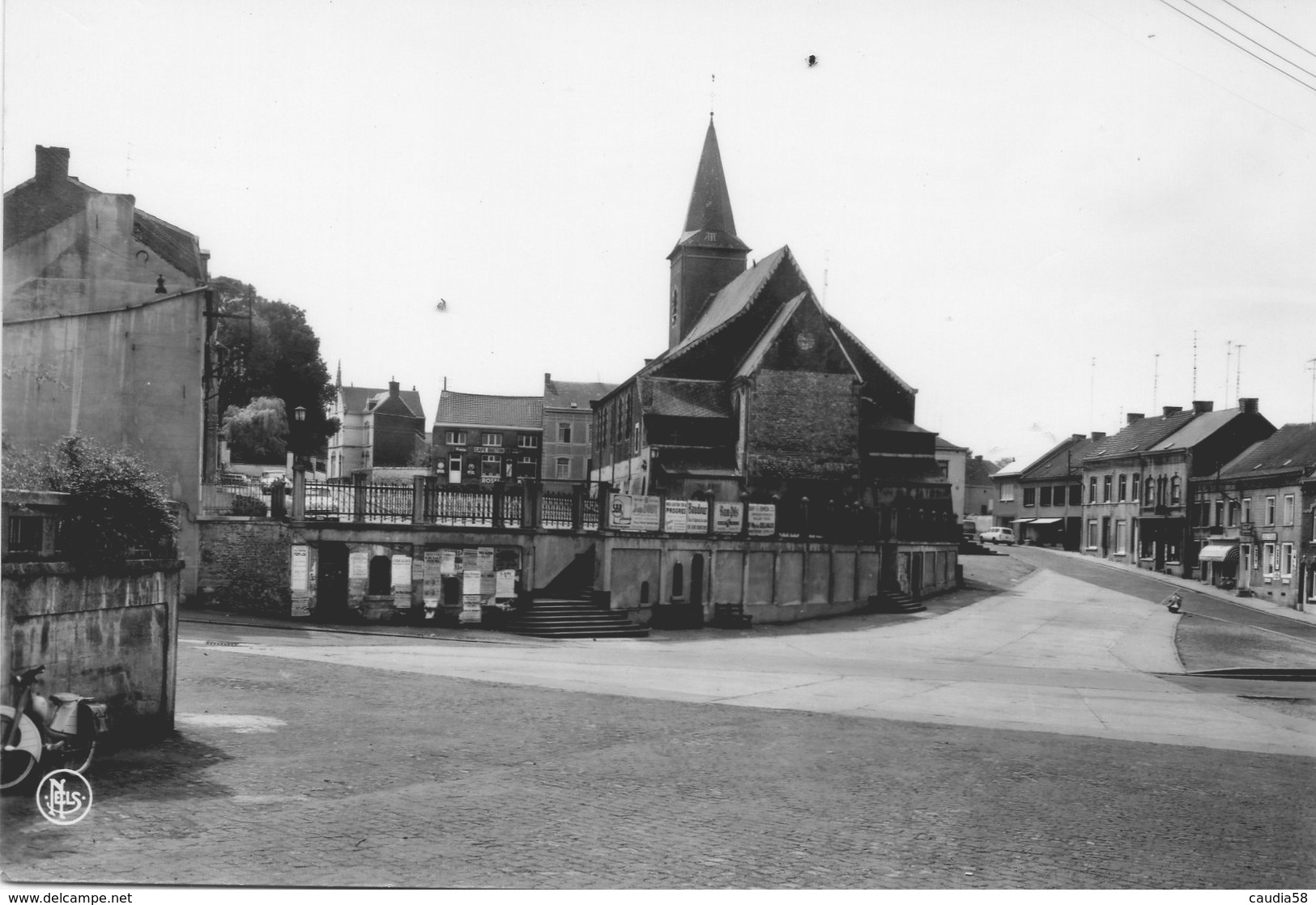 Chapelle-lez-Herlaimont, Place De L'église. - Chapelle-lez-Herlaimont