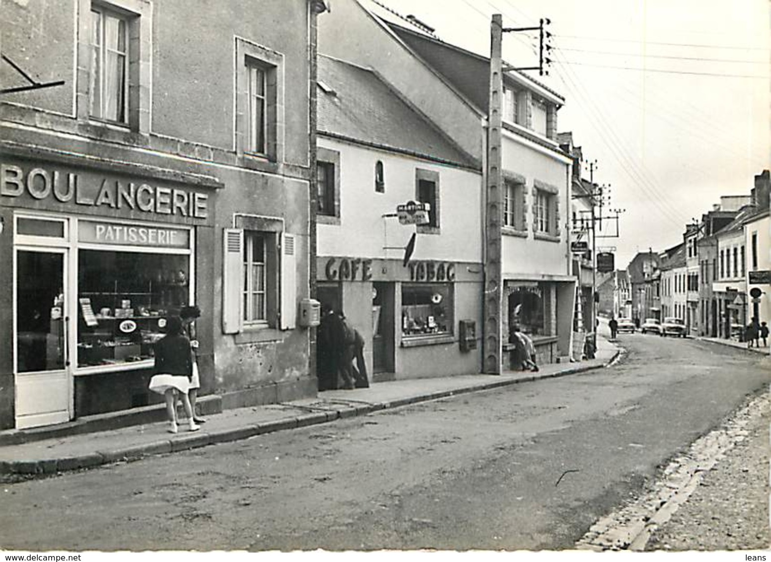 GOURIN - Rue JL Kergaravat - 16 (boulangerie, Café Tabac) - Les éditions Du Moulin - Gourin