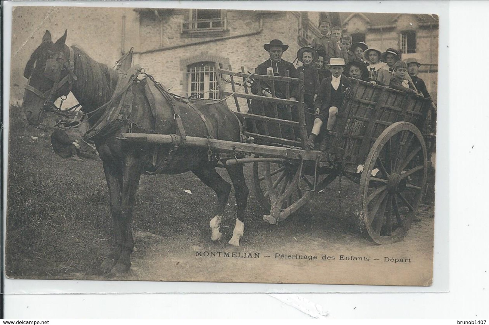 MONTMELIAN  PELERINAGE DES ENFANTS  DEPART - Montmelian