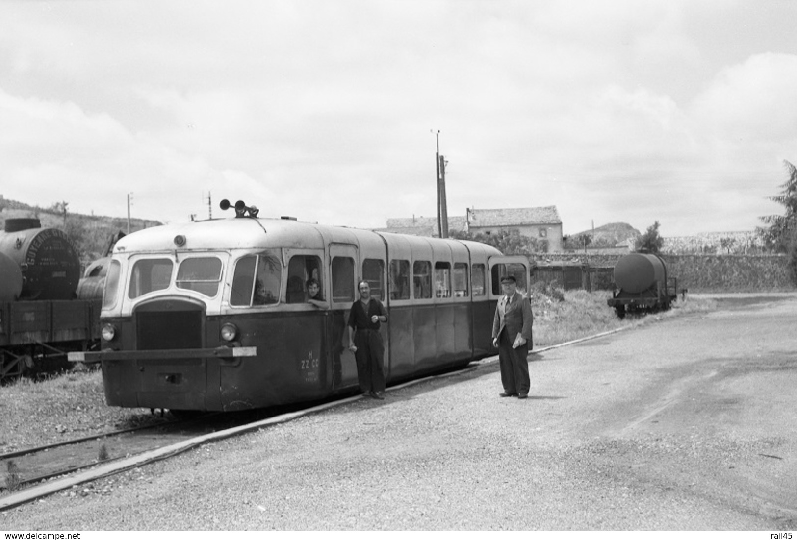 Saint-Chinian. Economiques De L'Hérault. Autorail SCF-Verney Série ZZCC 1002 à 1005. Cliché Jacques Bazin. 30-06-1953 - Treni