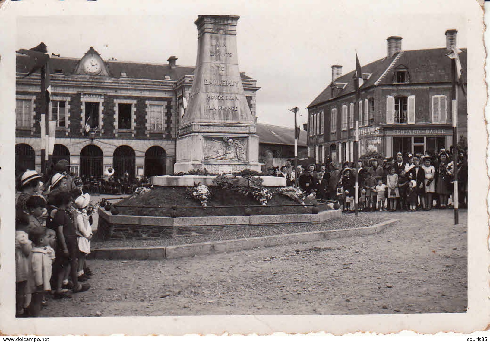 14 BALLEROY Photo Originale 14 Juillet 1944 Place De La Mairie Musique Anglaise WW2 - 1939-45