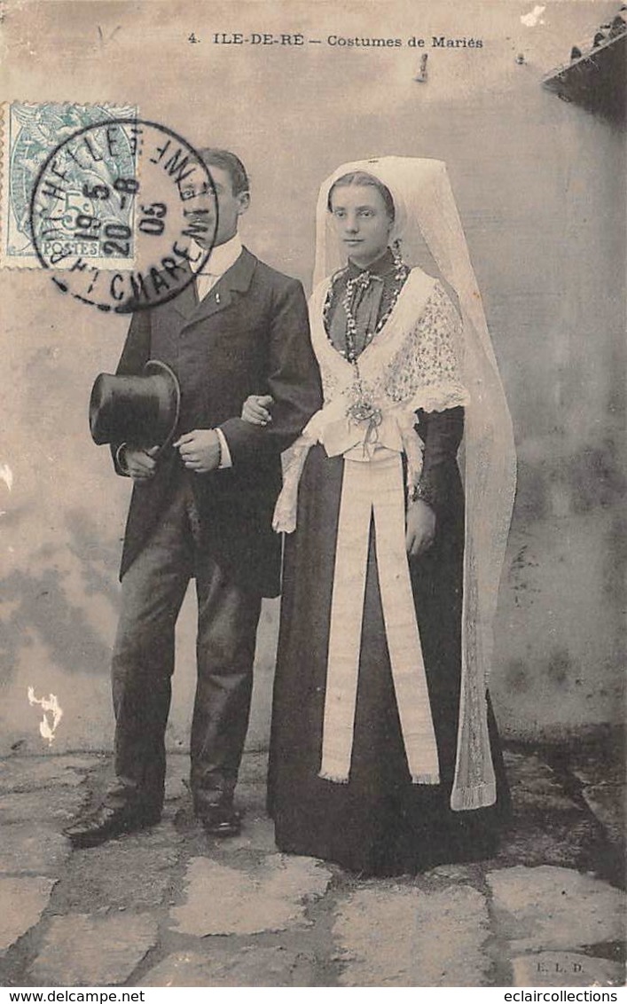 Ile De Ré.    17          Costumes De Mariés. Couple      (voir Scan) - Ile De Ré