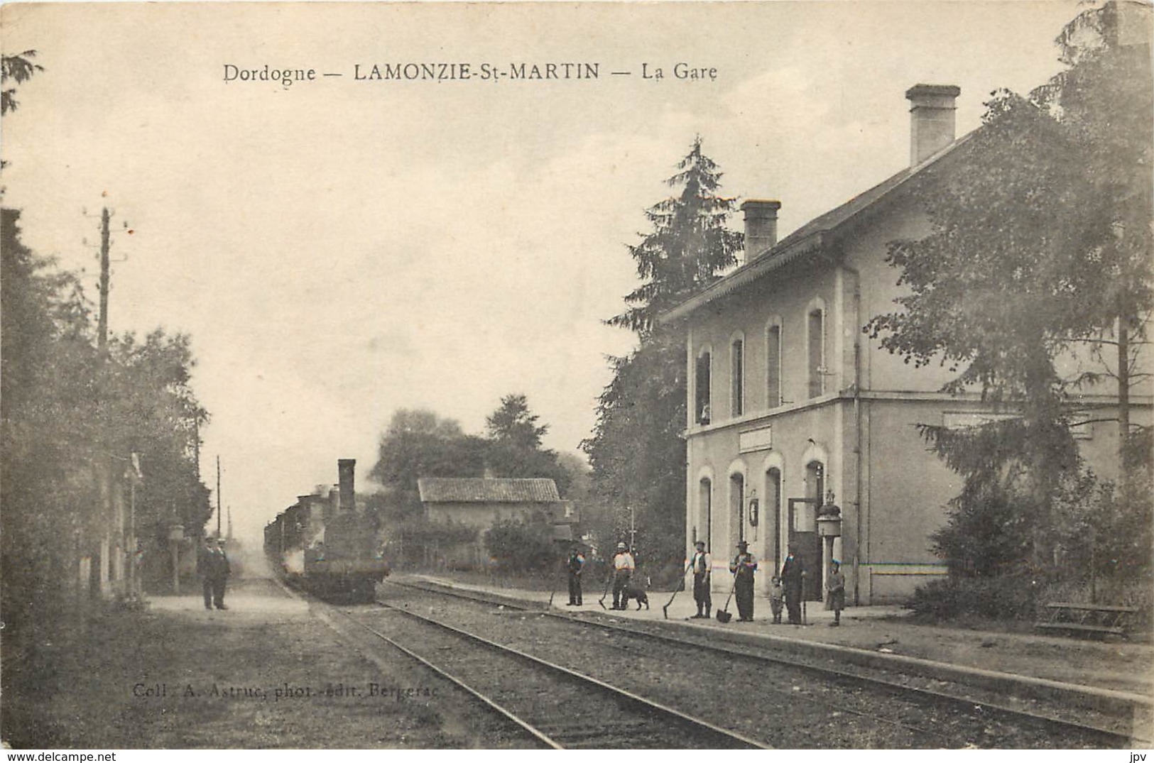 DORDOGNE - LAMONZIE St MARTIN - La Gare Avec LOCOMOTIVE 1919 - Autres & Non Classés