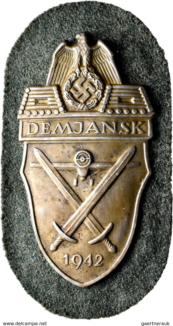 Orden & Ehrenzeichen: 2 Ärmelschilder: Narvik 1940 (Feinzink) Und Demjansk (vers. Blech) Auf Stoff M - Autres & Non Classés