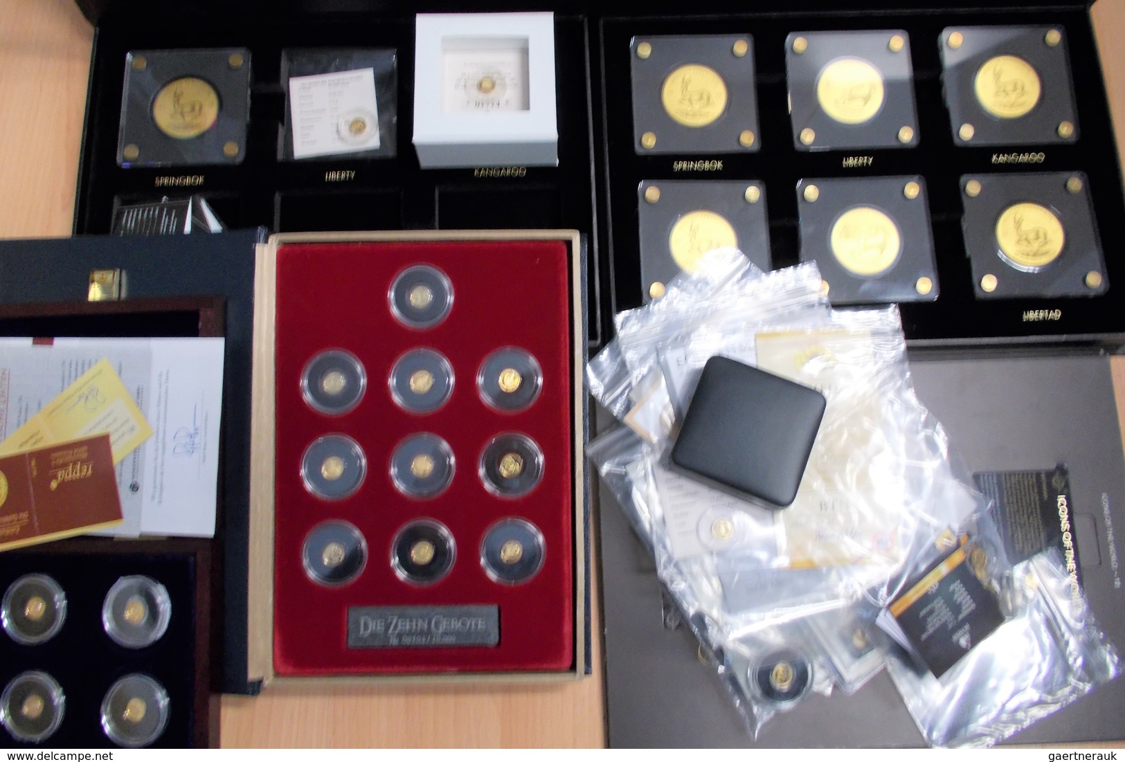 Alle Welt  - Anlagegold: Die Kleinsten Goldmünzen Der Welt. Eine Sehr Umfangreiche Sammlung An Ca. 6 - Autres & Non Classés