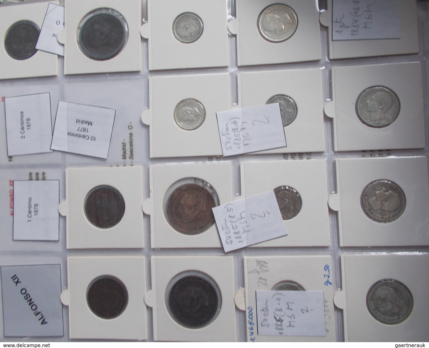 Spanien: Ein Album Mit Circa 220 Münzen; Meist Ende 19./Anfang 20. Jahrhundert; Hoher Anteil An Silb - Autres & Non Classés