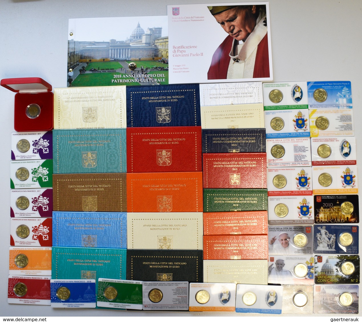 Vatikan: Kleines Lot An KMS, 2€ Gedenkmünzen Und 50c Coincards Aus Dem Vatikan. Dabei KMS 2009-2018 - Vatican