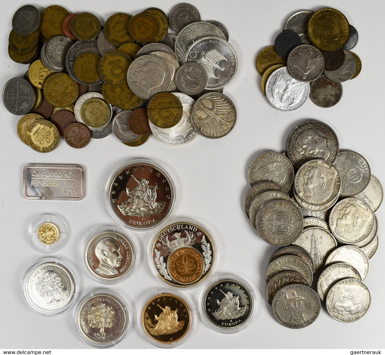 Deutschland: Eine Schachtel Mit Ca. 80 DM Und über 100 (Reichs)mark In Silbermünzen Des Dritten Reic - Autres & Non Classés
