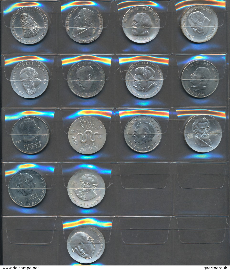 DDR: unvollständige Sammlung DDR Gedenkmünzen, dabei: 25 x 5 Mark Münzen; 31 x 10 Mark Münzen mit we
