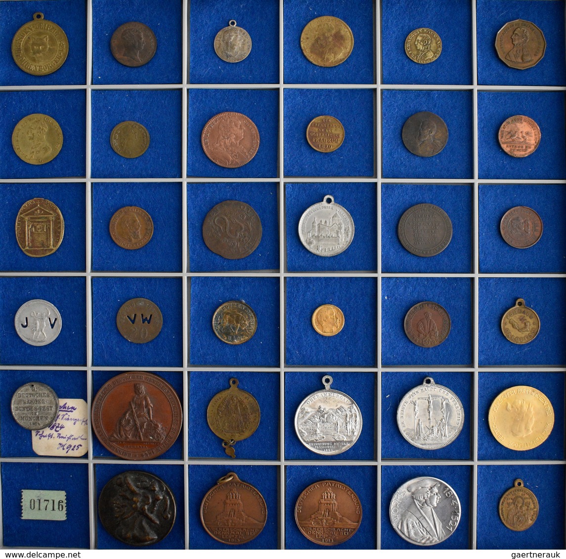 Medaillen Alle Welt: Eine Interessante Mischung Von 35 Medaillen, Jetons Und Marken In Silber, Bronz - Non Classés