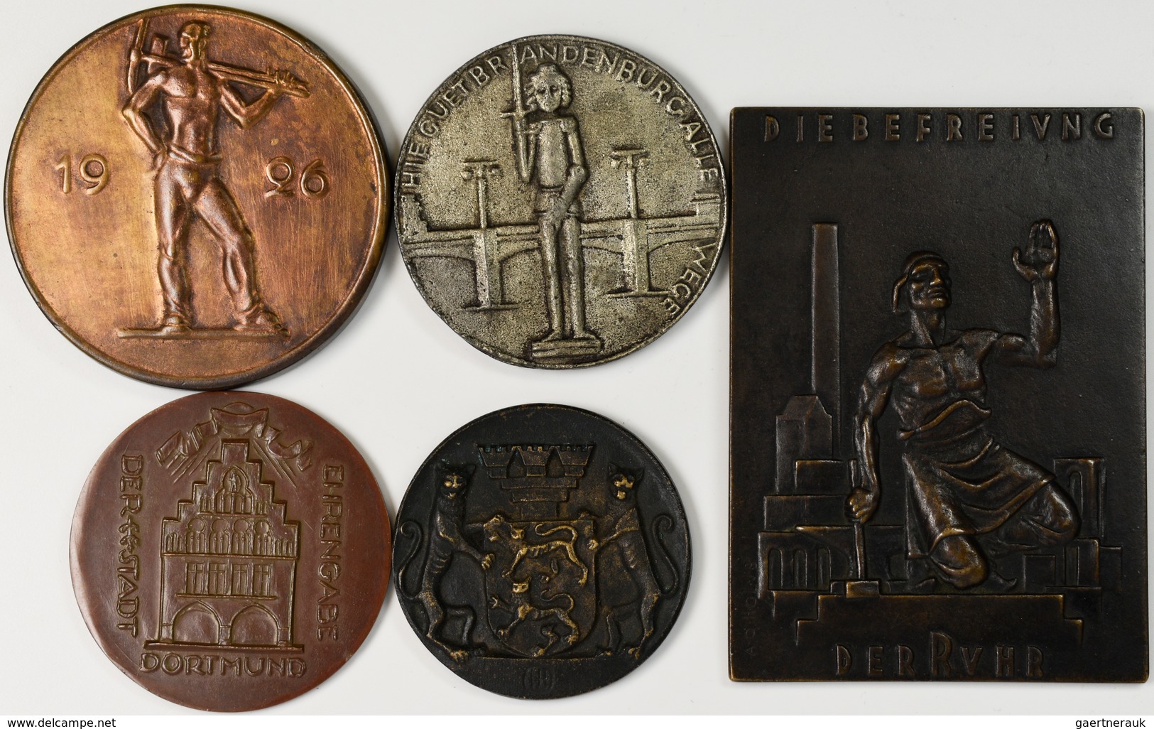 Medaillen Deutschland: Lot 5 Stück; Essen: Bronzeplakette 1925, Die Befreiung Der Ruhr / Dortmund: B - Andere & Zonder Classificatie