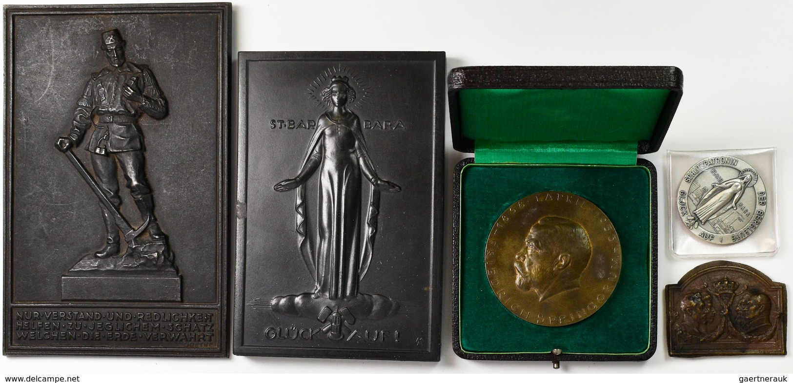 Medaillen Deutschland: Bergbau: Lot 5 Stück; Buderus, Einseitige Eisengußplakette 1933, Neujahrsplak - Autres & Non Classés
