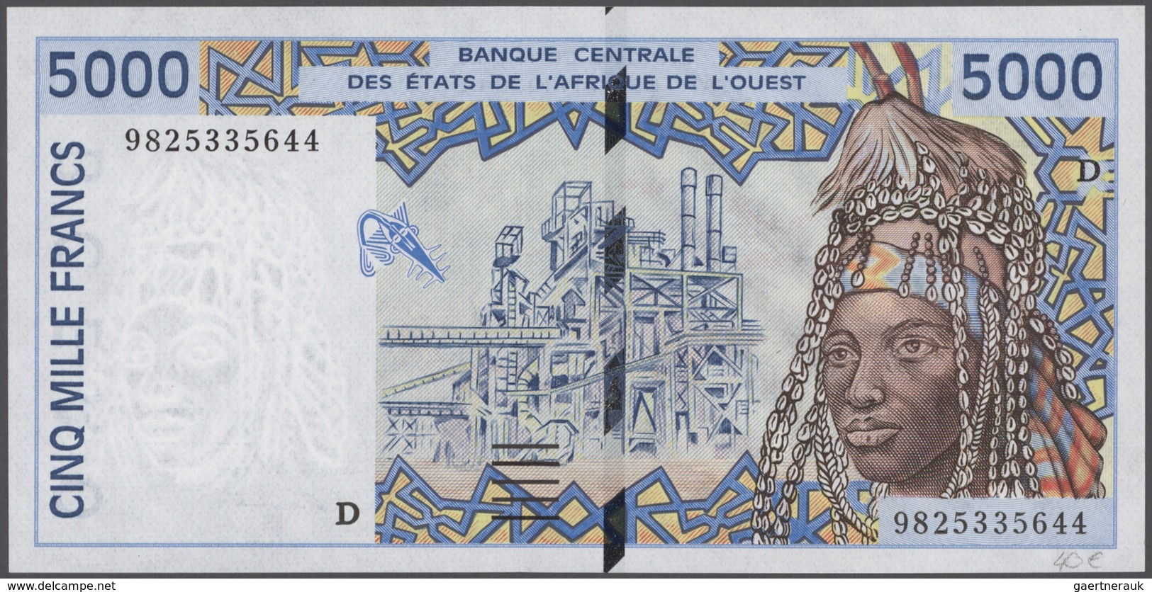 Alle Welt: Collectors album with more than 740 banknotes Ivory Coast, Mali, Madagascar, Malta, Monte