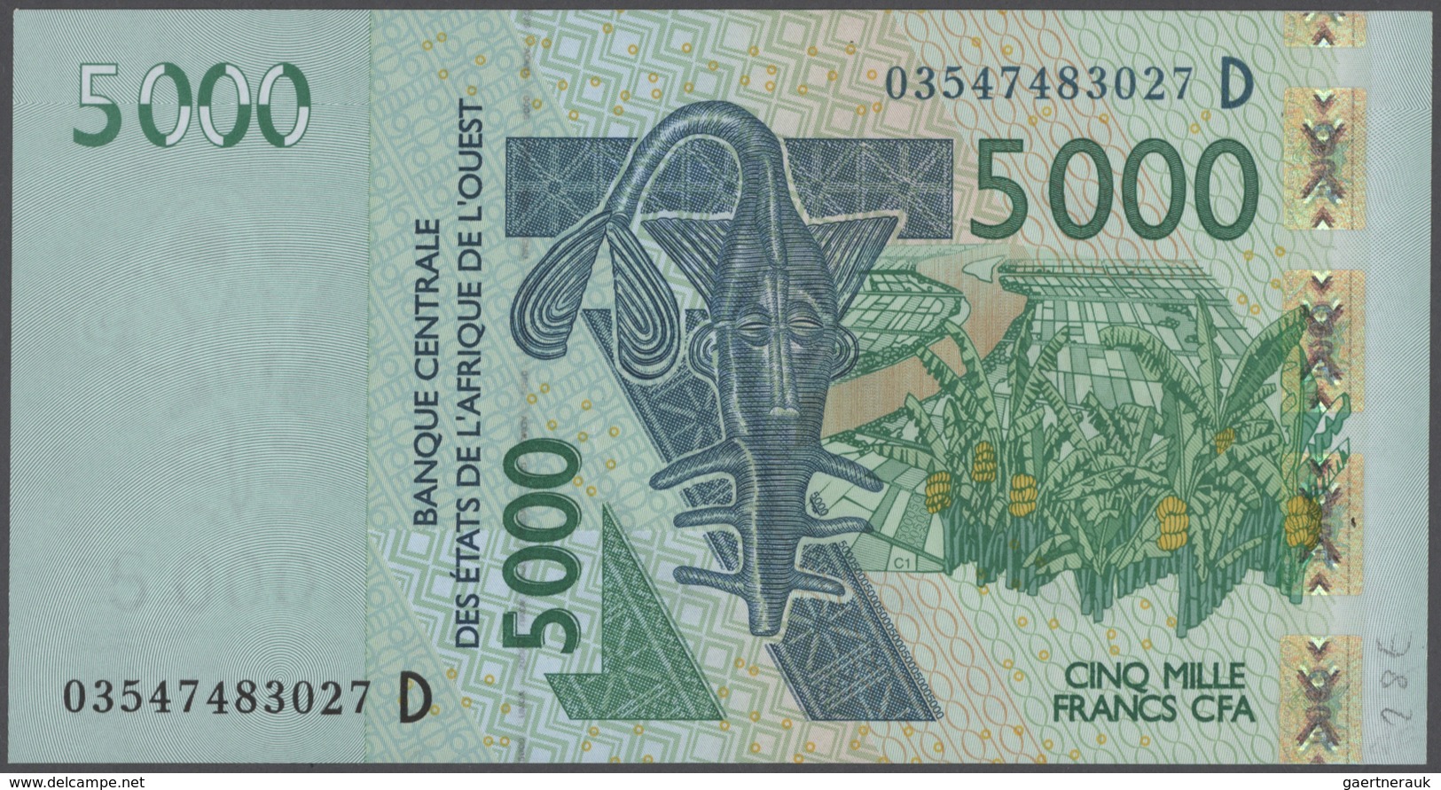 Alle Welt: Collectors album with more than 740 banknotes Ivory Coast, Mali, Madagascar, Malta, Monte