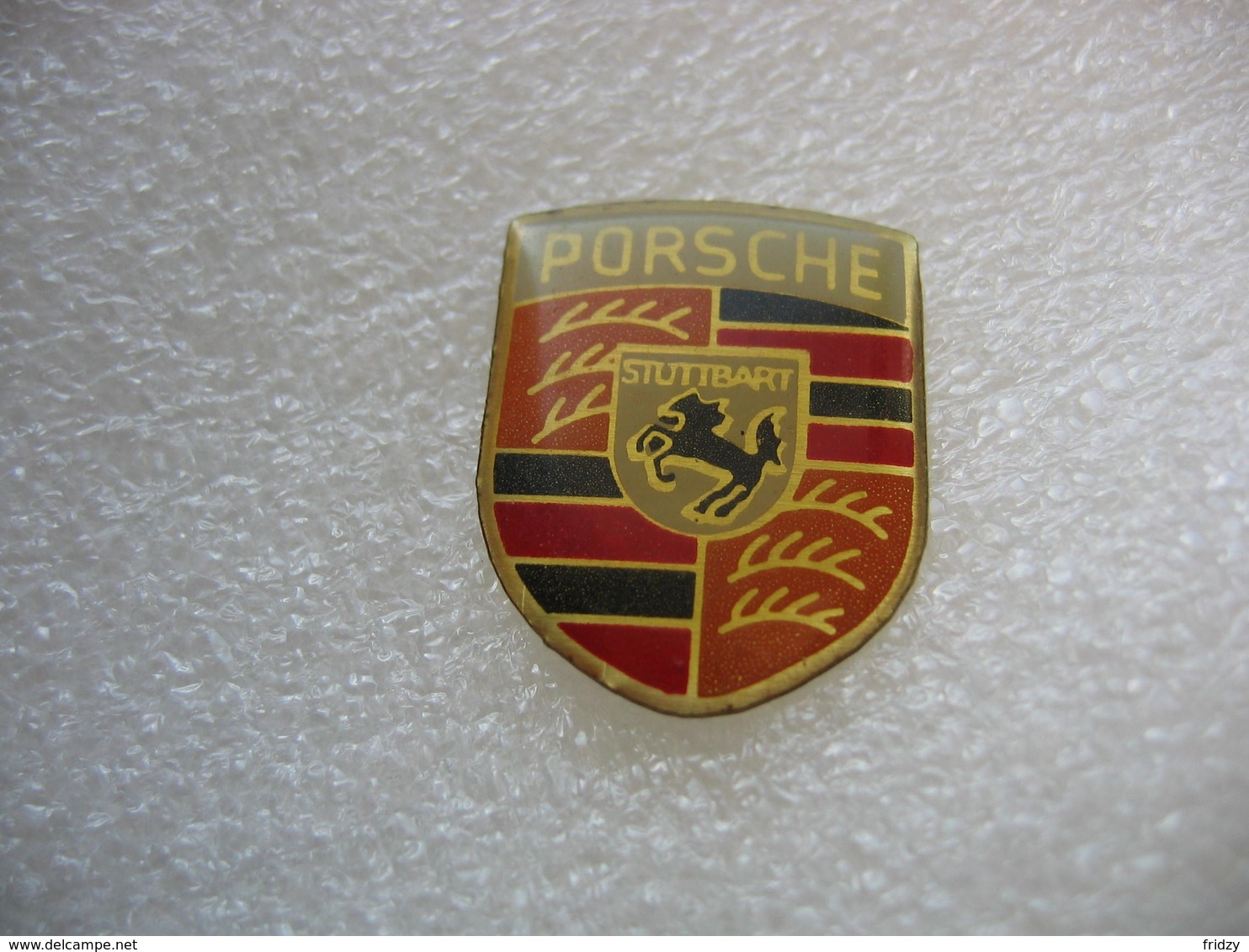 Pin's Embleme Des Automobiles PORSCHE Stuttgart - Porsche