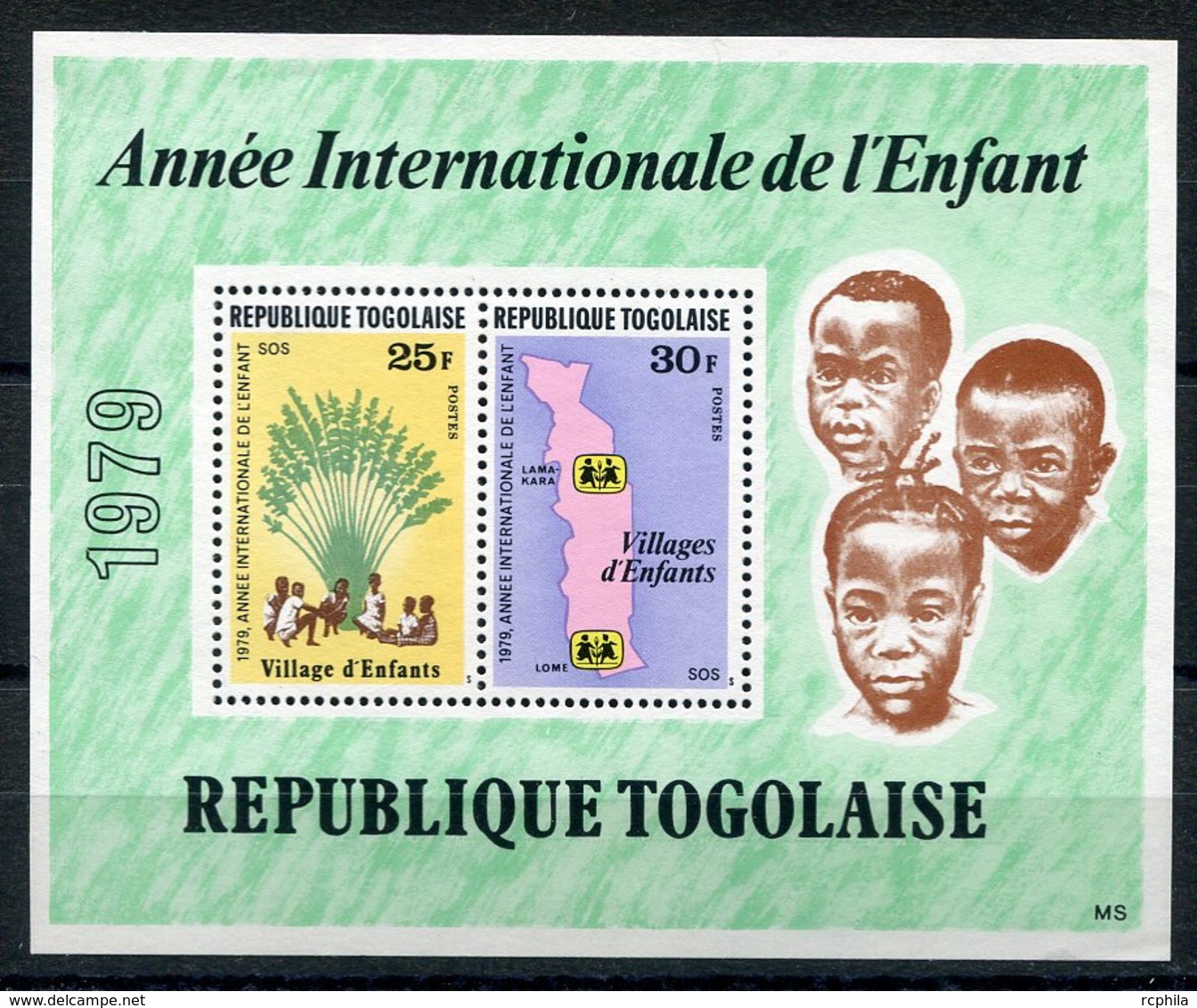 RC 15126 TOGO ANNÉE INTERNATIONALE DE L'ENFANT BLOC FEUILLET NEUF ** MNH TB - Togo (1960-...)