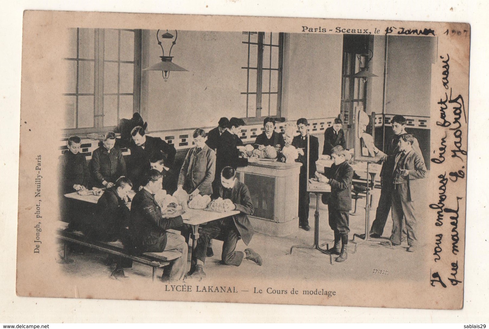 Lycée LAKANAL Le Cours De Modelage - Sceaux