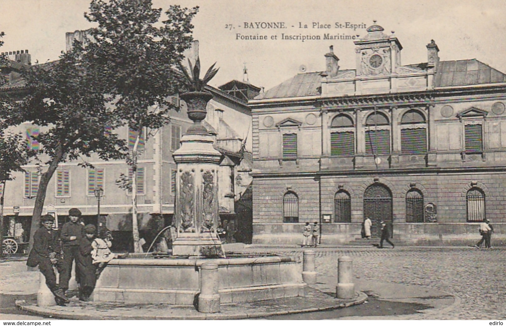 ***  64  ***   BAYONNE  La Place Saint Esprit Fontaine Et Inspection Maritime Neuve Excellent état - Bayonne