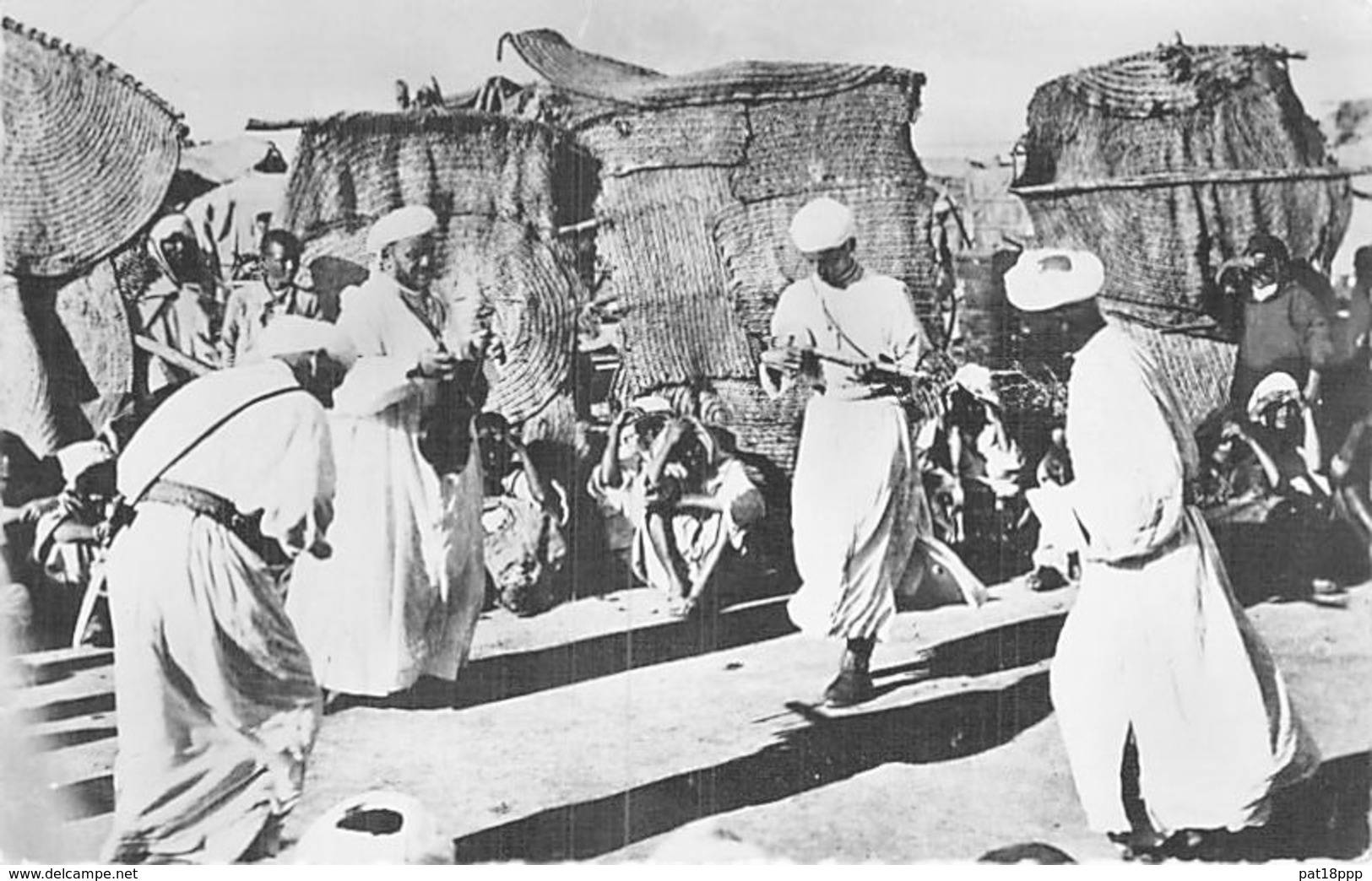 FOLKLORE Musique ( MAROC Morocco ) MARRAKECH Musiciens Sur La Place Djemaa - CPSM Photo Format CPA  Maghreb Afrique Nord - Musique