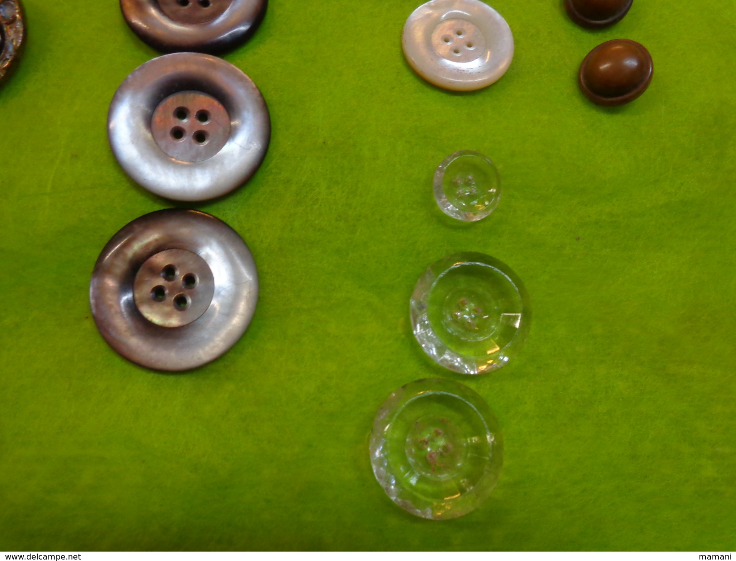 lot de boutons en verre -nacre et autre