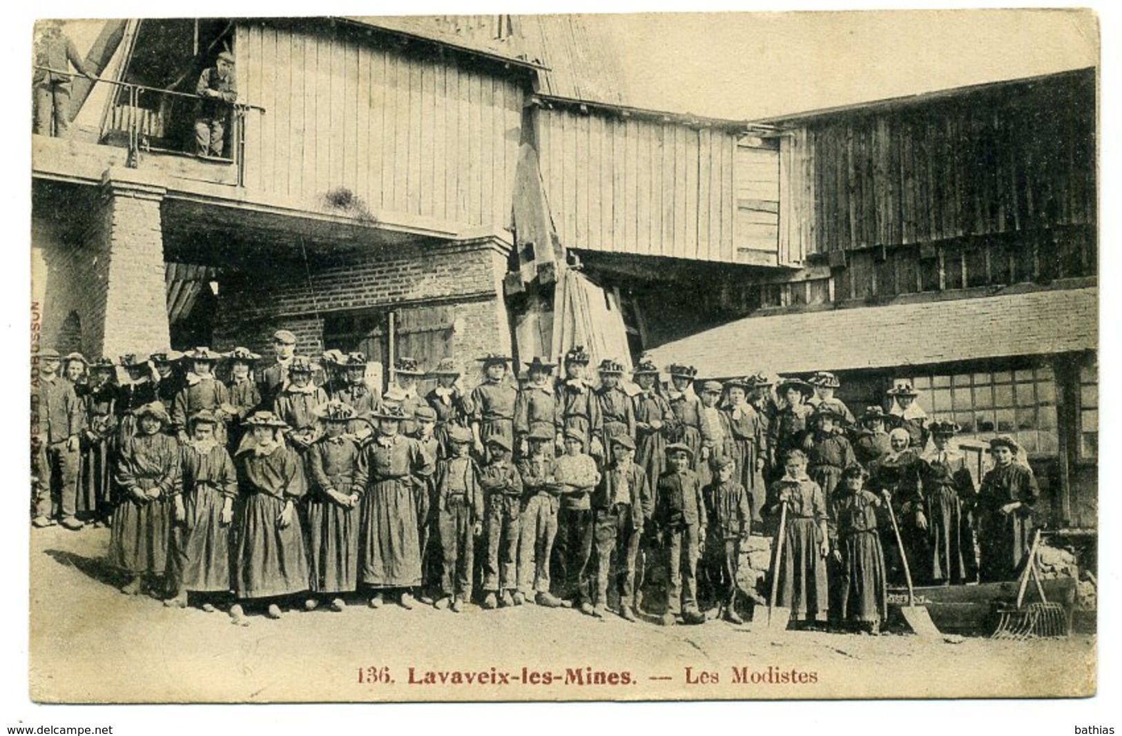 LAVAVEIX-les-MINES. Les Modistes. Carte Peu Courante. - Autres & Non Classés