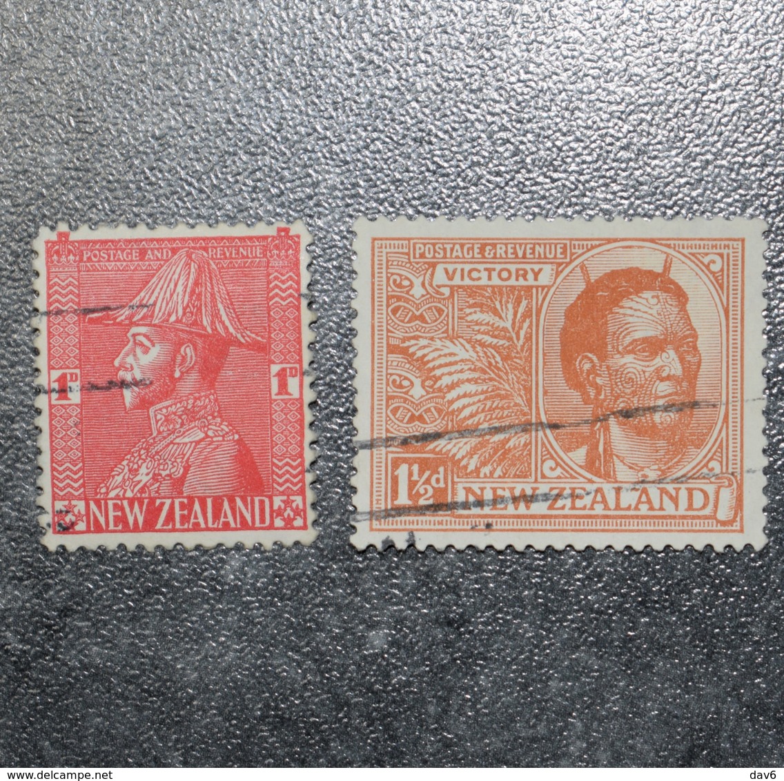 NEW ZEALAND  STAMPS  1920--26    1 1/2d     1d Red    ~~L@@K~~ - Gebruikt