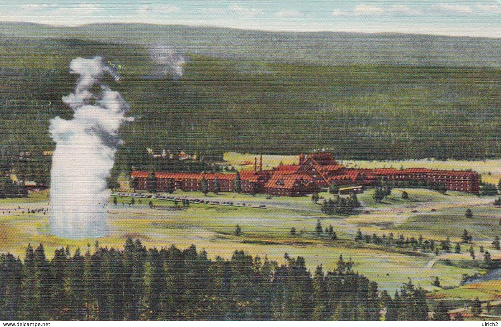 PC Old Faithful Inn And Old Faithful Geyser - Yellowstone National Park - Ca. 1910  (46528) - Yellowstone