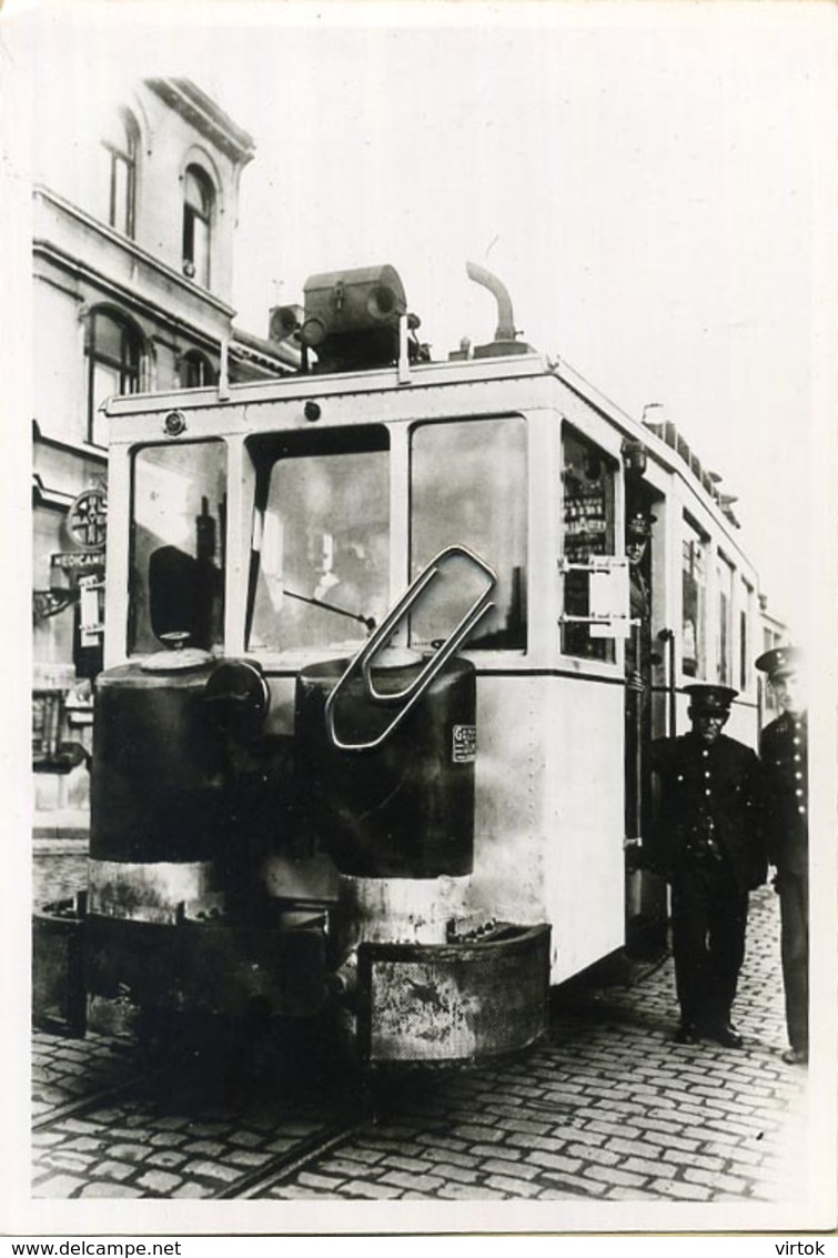 NAMUR : Gare TRAM  Autorail Gazogene 1940 - 1945   ** Foto Van Oude- Vieux  Cliché (12 X 8.5 Cm) - Orte