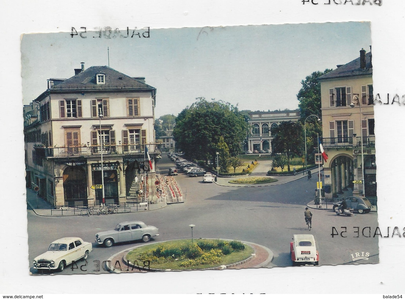 CPM - MULHOUSE (68) Place De La République (très Animée : Bar, Voitures, Peugeot 403, Citroen 2CV, Vélo, Scooter...) - Mulhouse