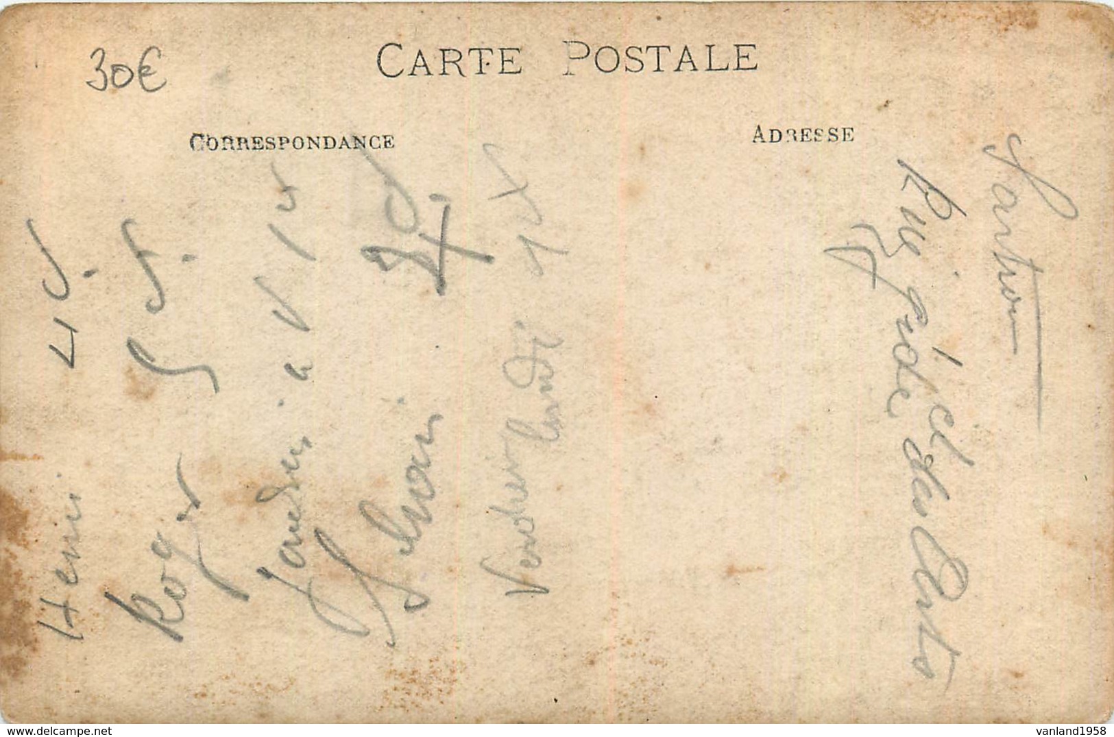 Carte Photo De Personnages Devant Un Putching-ball De Boxe-manège à Sous - Sonstige & Ohne Zuordnung