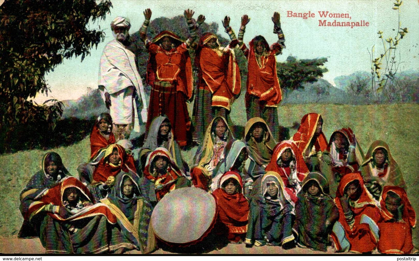 INDIA // INDE. BANGLE WOMEN MADANAPALLE - Inde