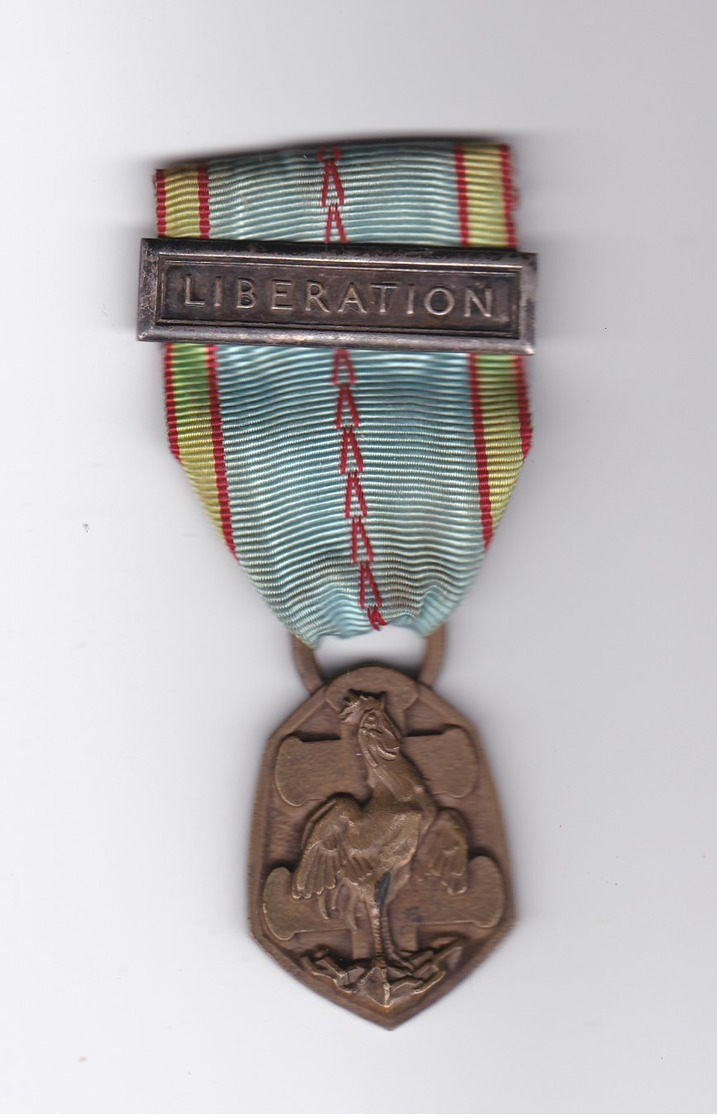 MEDAILLE DECORATION MILITAIRE FRANCE 1939 1945 COQ LIBERATION - France