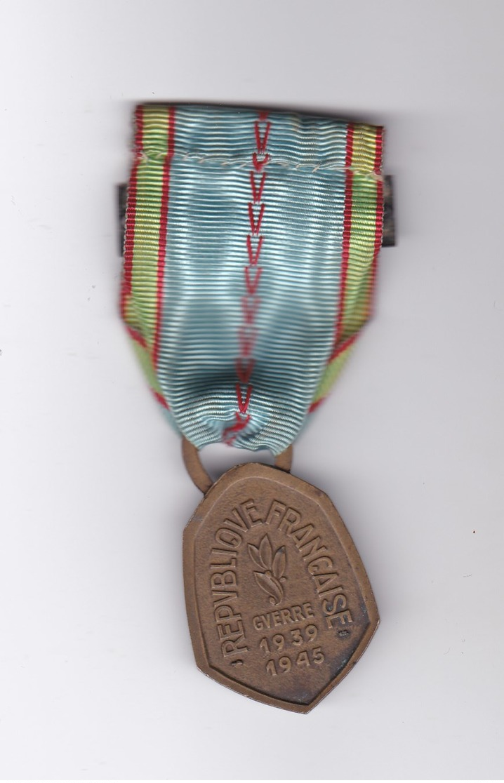 MEDAILLE DECORATION MILITAIRE FRANCE 1939 1945 COQ LIBERATION - France