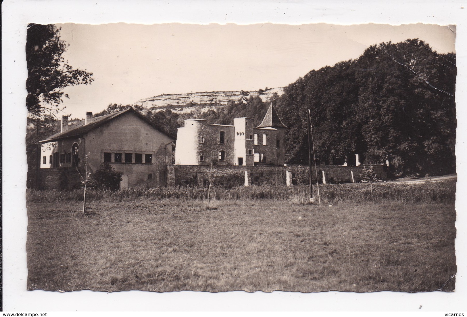 CP 39 Domaine De Chalain.Le Batiment D'accueil Et Le Vieux Chateau - Other & Unclassified